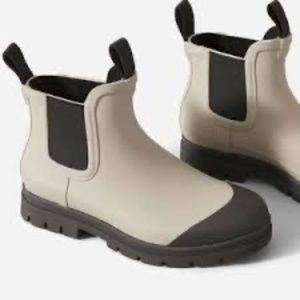Like new Everlane "The Rain Boot"